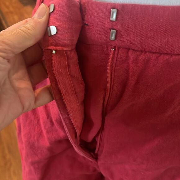 Abercrombie & Fitch Red Linen Blend Tailored Pleated Front Shorts, size M - Picture 3 of 7